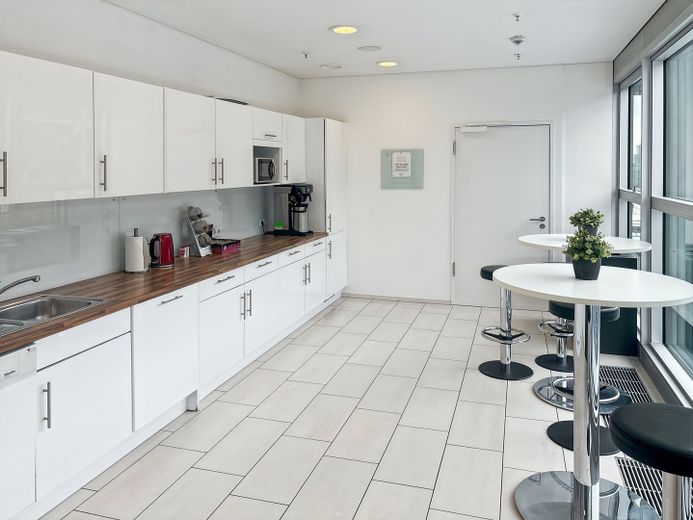 Pronájem kanceláře 1.362 m² – Foto 8