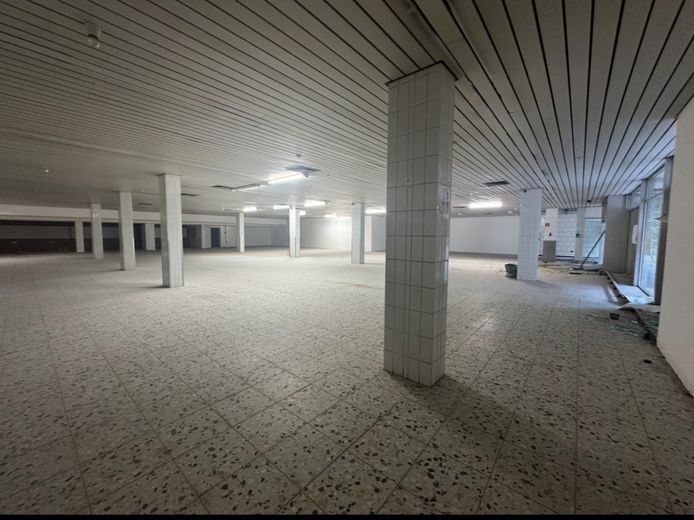 Ladenlokal Einzelhandel Halle Lager Praxis Gewerbe Gastro Sporthalle Freizeit zu vermieten – Foto 17