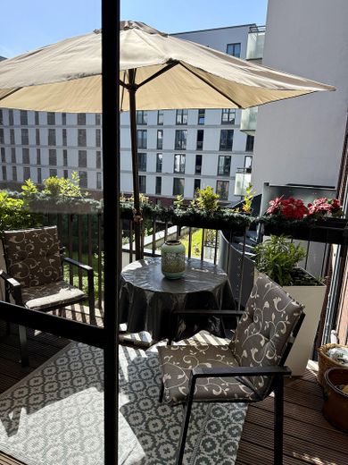 Elegante appartamento di quattro locali, con balcone e terrazza privata a HafenCity, Amburgo – Balkon