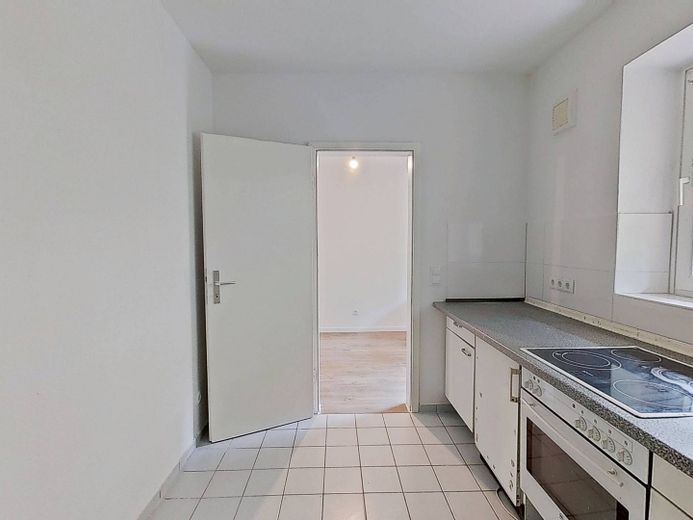 **2 ALQUILERES NETOS GRATIS** Bonito apartamento de 3 habitaciones bien distribuido, con cocina equipada, BALCÓN y bañera – Ansicht II: Küche