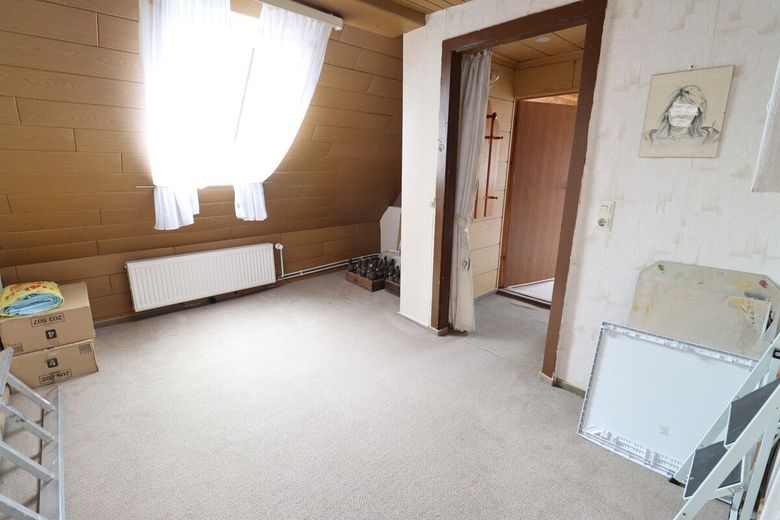 Gepflegtes Einfamilienhaus mit Anbau, perfekt für die große Familie – Zimmer 4 OG