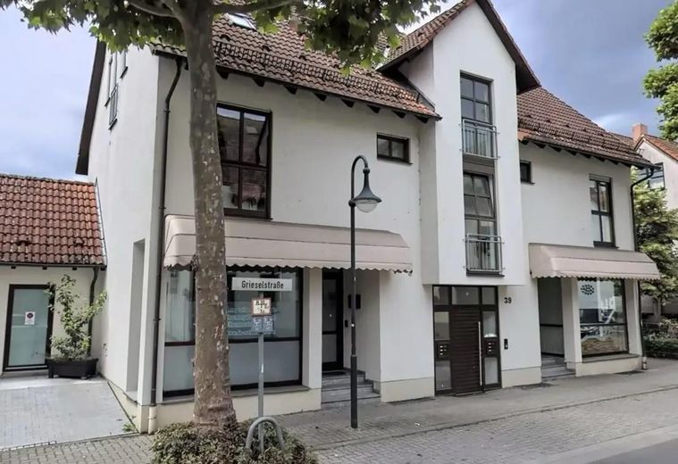 Appartement 2 pièces situé au centre – Hausansicht