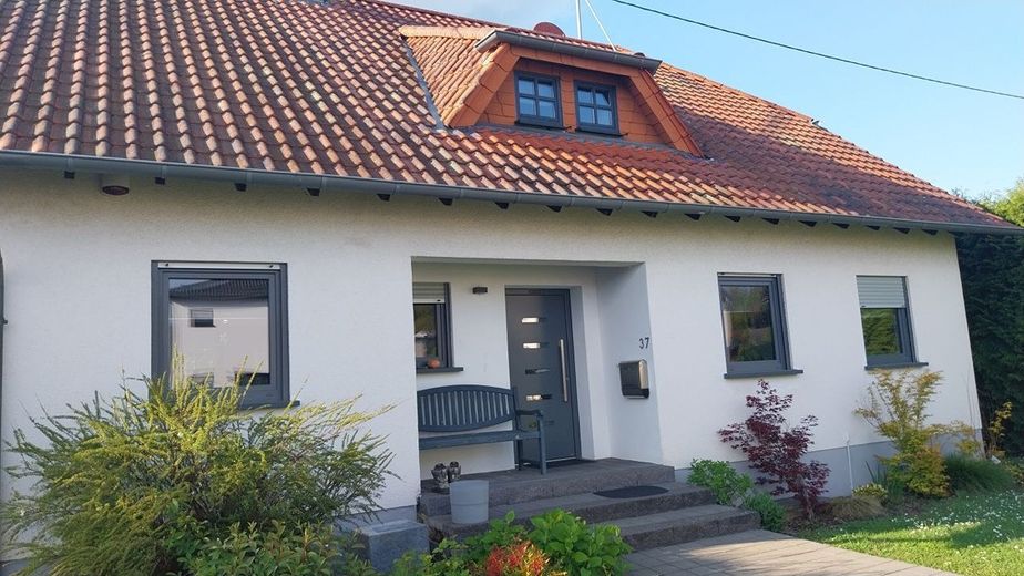Comfortable single-family house with granny flat, top location and outdoor area – Foto 1