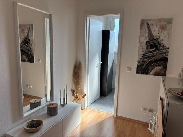 Helle 3-Zimmer-Dachgeschosswohnung mit Dachterrasse im Ortskern von Altdorf – Eingangsbereich