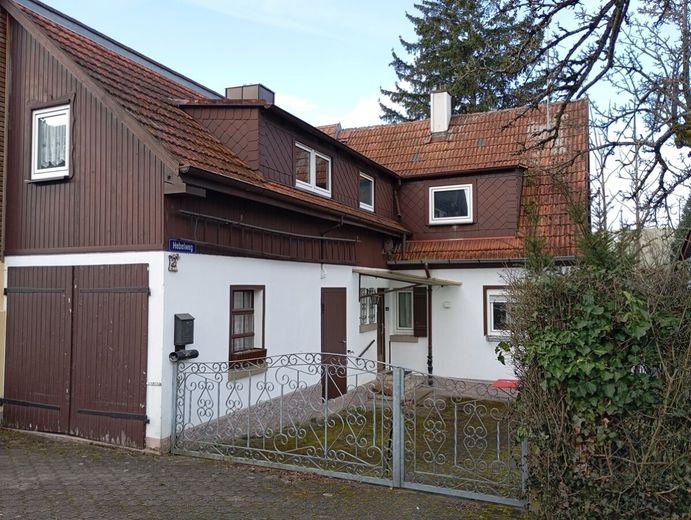 HEIMWERKER- oder Handwerker- HAUS mit Nebenhaus und großem Garten - Zentral in Bretten – Hausansicht
