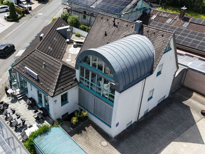 Großzügiges, Top ausgestattetes Wohnhaus mit Gewerbeeinheit sucht Unternehmer/-in – Foto 1