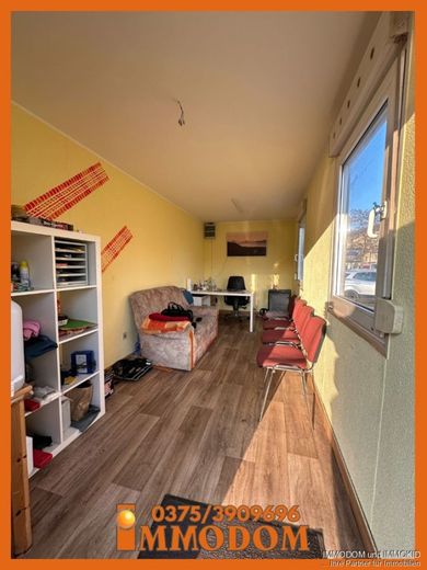Freifläche mit Bürocontainer in zentraler und gut sichtbarer Lage in Zwickau zu verpachten! – Bürocontainer innen