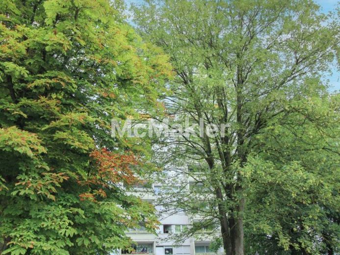 Sehr schön aufgeteilte 3-Zimmer-Wohnung mit traumhaftem Blick und Schwimmbad in Neu-Ulm – Foto 1