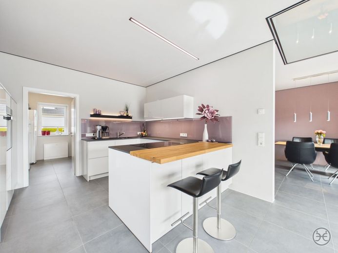 BEST-PREIS // Hochwertiger &amp; Nahezu Neuwertiger KFW-55EE Bungalow in schöner Wohnlage // Barßel – Eden-Ehbrecht-Immobilien_Verkauf_EFH_Barßel_026