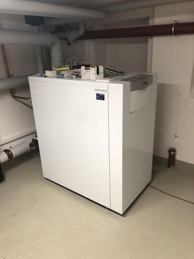 Stilvoll kernsanierte 4-Zi-Altbau-Wohnung mit Wohnküche – Vaillant Brennwertkessel