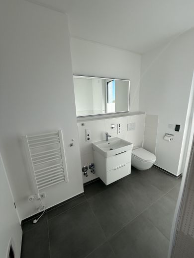 Exklusives Penthouse in der Wasserstadt Hannover-Limmer mit Blick ins Grüne / Keine Maklergebühren – Badezimmer