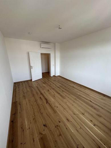 Kernsanierte 4-Zi-Altbauwohnung mit Balkon im Herzen Bambergs – Schlafzimmer 3