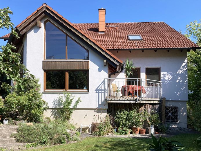 Lichtdurchflutetes Architektenhaus in innenstadtnaher & ruhiger Sackgassenlage mit großem Garten – Südseite