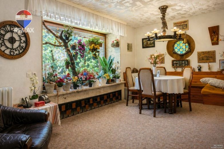 Casa unifamiliare bungalow a Berlino-Karow con cantina, garage, terreno di 1.006 m² | potenziale di ampliamento | si richiede la vostra offerta nel procedimento digitale! – Wintergarten - Darstellung optimiert (Möblierung)