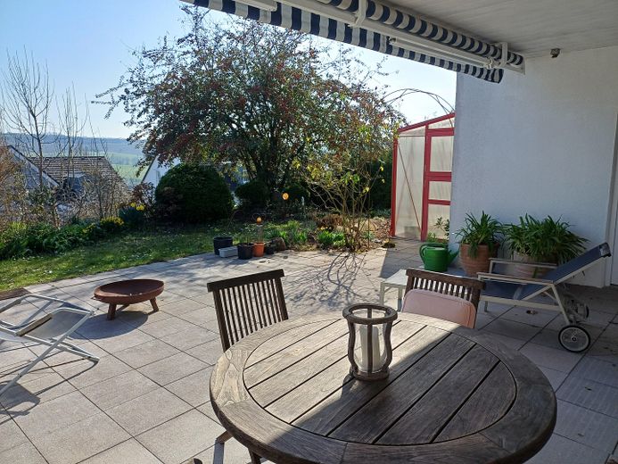 Attraktives EFH in Höhenlage, Nähe Trier – Terrasse, Gewächshaus