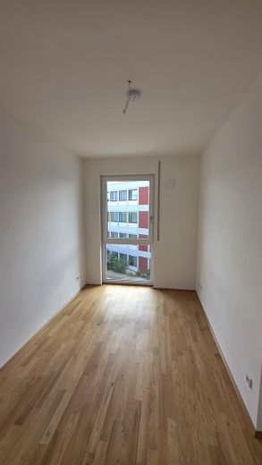 3-Zimmer-Neubauwohnung mit Balkon & Weitblick über Darmstadt – EBK, Parkett & TG – Kinderzimmer