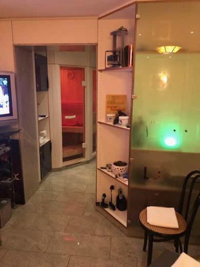 Saarbrücken! Luksusowy dom przy lesie, a jednak w mieście – spokojna, prestiżowa lokalizacja, wszechstronne możliwości wykorzystania – UG 2 Wellnessraum