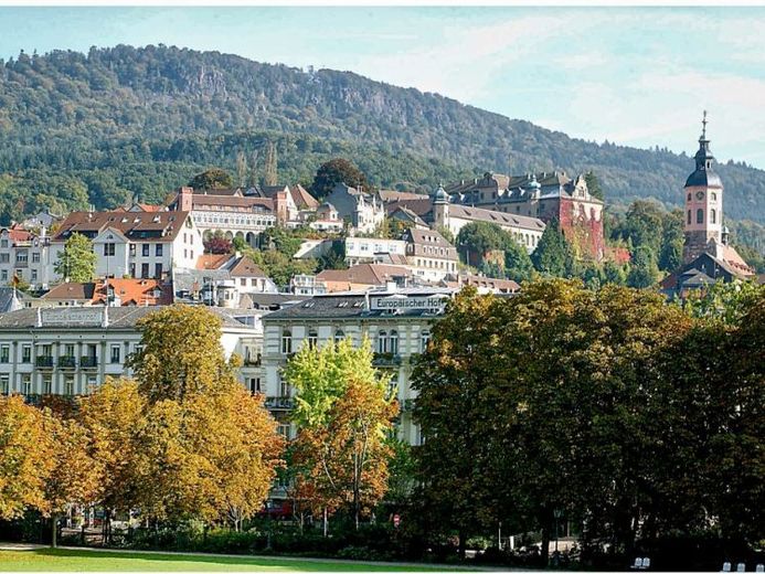 Zweifamilienanwesen am Annaberg, in Aussichtslage von Baden-Baden. – Foto 1