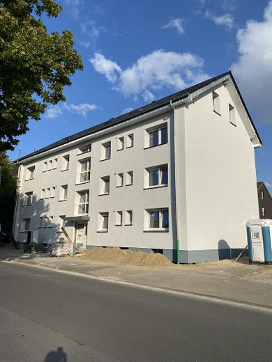 4-Zi-Wohnung KfW 70 im EG mit großem Südbalkon – Foto 1