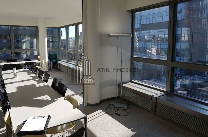 ATIK: Zentrale Büroflächen in repräsentativen Büro- und Geschäftshaus – Innenansicht