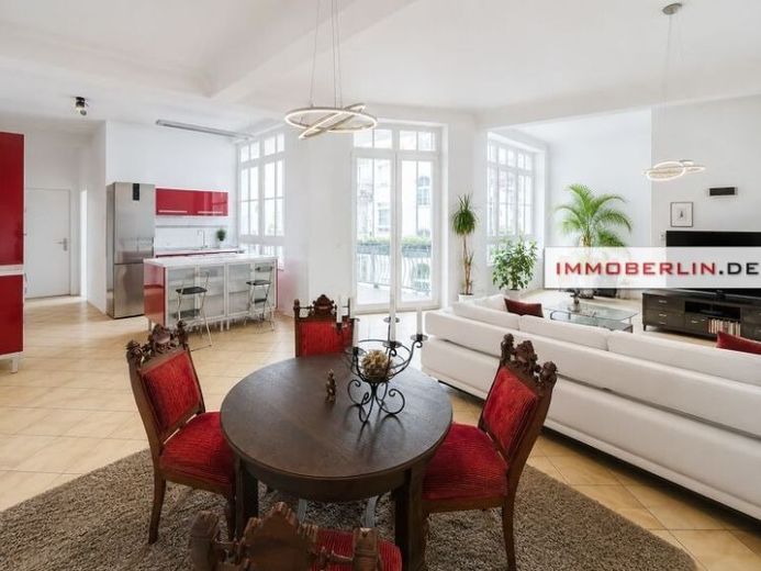 IMMOBERLIN.DE - Appartement ancien exquis avec balcon, ambiance loft & ascenseur au bord de la Sprée – Photo 1