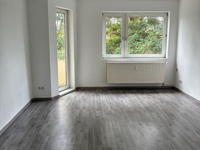 Centralnie. Jasne. Gotowe do zamieszkania – 4 pokoje z balkonem w sercu miasta – Zdjęcie 1