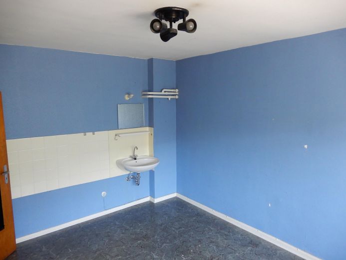 provisionsfrei / RMH in ruhiger Waldrandlage / renovierungsbedürftig – Schlafzimmer / Keller