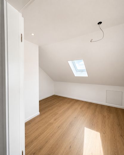 Modernized 2-room top-floor apartment in Böblingen – Foto 11