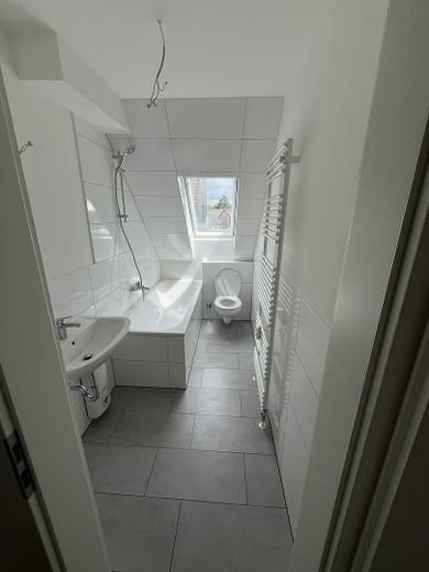 Strong-yield investment property in Oberhausen-Altstadt – Badezimmer