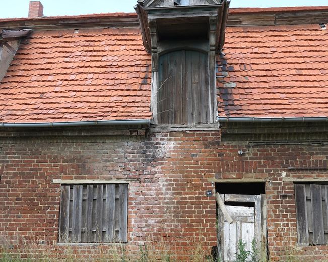 eines der letzten, erhaltenen SCHEUNENGUTSHÄUSER (mit 4-6 ha. Naturgrundstück) – Remise/Aufgang/Gaube...