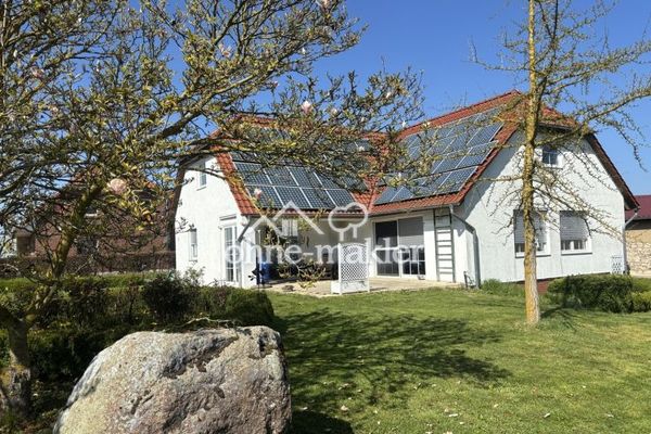 Casa unifamiliare su un grande terreno