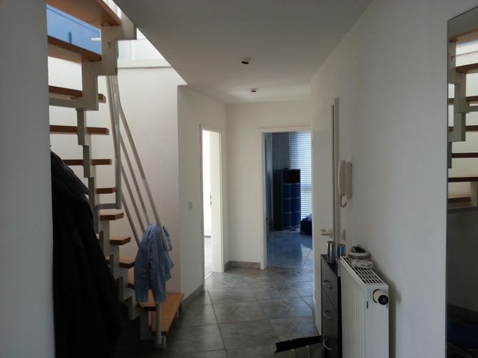 Blick vom Flur ins Bad