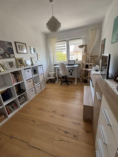 Gepflegtes Reihenmittelhaus mit Balkon, Terrasse und kleinem Garten – Foto 6