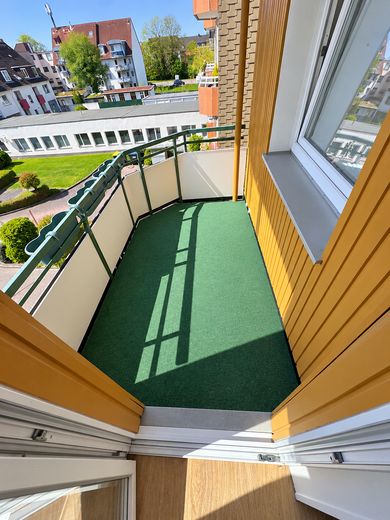Provisionsfrei: Vermietete 2-Zimmer-Wohnung mit neuem Bad – 6,5 % Bruttorendite in Bremerhaven – Balkon