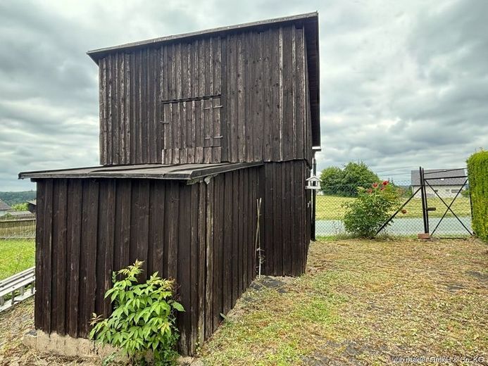 Zweifamilienhaus mit Renovierungsbedarf in ruhiger Lage von Bernstein – VUB0002461-3