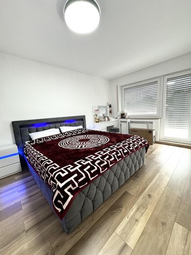 Einziehen und Wohlfühlen – stilvolle 2-Zimmer-Wohnung mit Traumterrasse und Tiefgaragenstellplatz – Foto 12