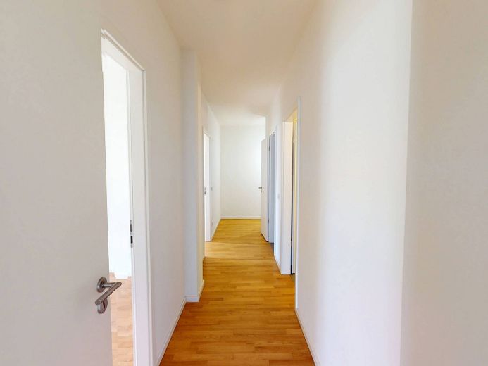 YON BERLIN - Luminoso appartamento di nuova costruzione con 3 locali, cucina componibile e BALCONE a Berlino-Friedenau – Flur