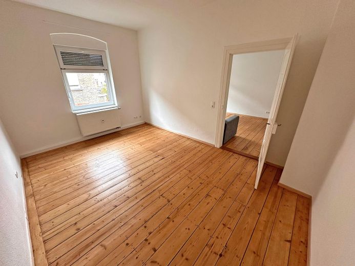 Renovierte Altbauwohnung: 2 Zimmer + neue EBK in Hinterhauslage nahe Mendelssohnplatz/ KIT – Schlafzimmer