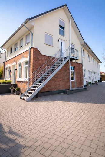 Moderne 4-Zimmer-Wohnung mit Balkon in Zeven – Foto 2