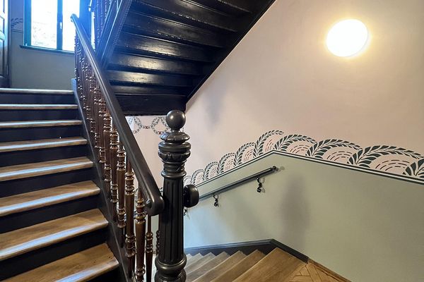 Piso de época reformado con materiales de alta calidad, a estrenar, con balcón y plaza de aparcamiento