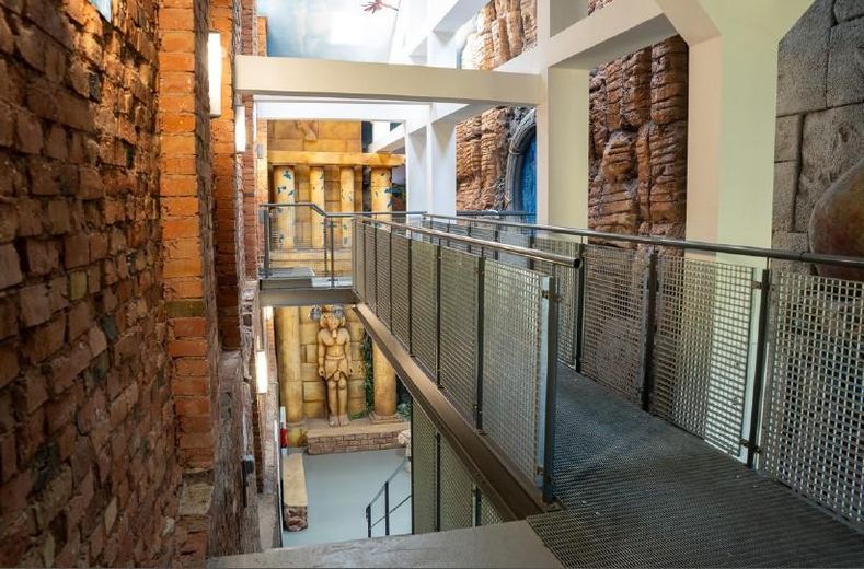 العمل والسكن في شقة تصميمية علوية تحت سقف واحد – Treppenhaus