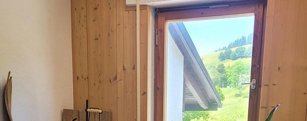 2-Zimmer-Maisonettewohnung mit Balkon – Leseecke