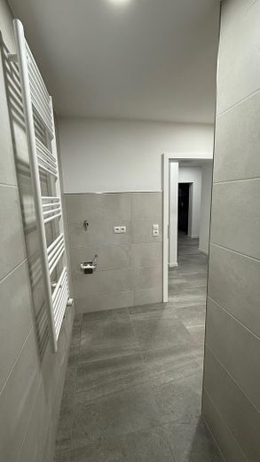 klimatisierte - 3-Zimmer Wohnung (OG) - mit Balkon in Andernach – Bad