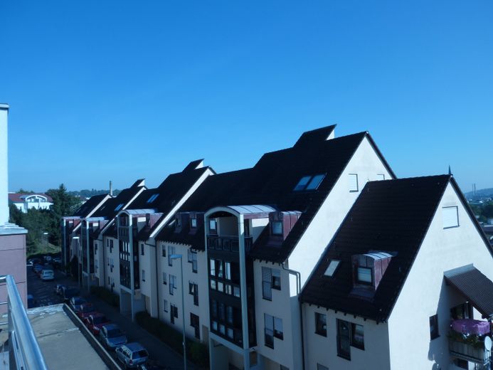 Helle 2-Zimmer-Wohnung in der Südweststadt – Balkon, Einbauküche – Ausblick