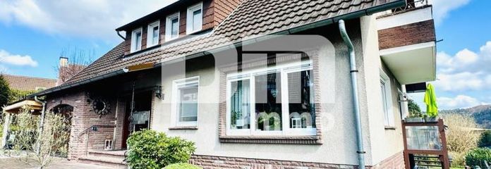 Casa unifamiliare o bifamiliare ampiamente ristrutturata in idilliaca posizione periferica