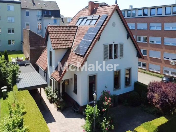Charmantes Stadthaus - Ruhig, flexibel & top modernisiert mit Kamin, Photovoltaik und Außenidylle – Foto 1