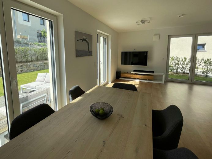 Neuwertiges und modernes Haus in Traumlage – Foto 16