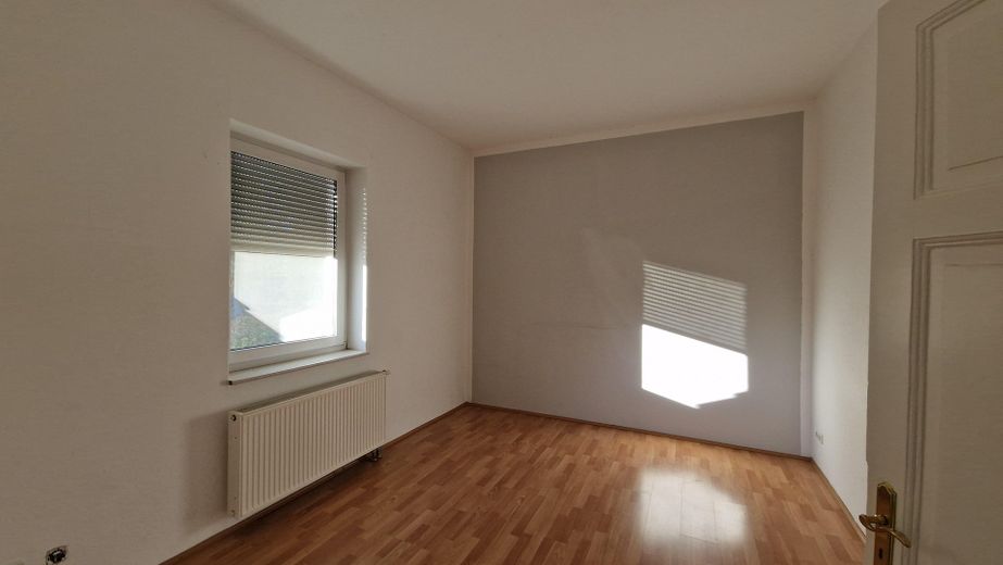 Reserviert: 3,5-Zimmer-Wohnung mit Privatgarten in Zweifamilienhaus, sanierter Altbau – Kinderzimmer