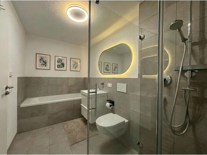 Badezimmer (OG)