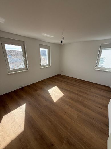 Apartamento completamente renovado con jardín y cocina equipada de alta calidad – Schlafzimmer